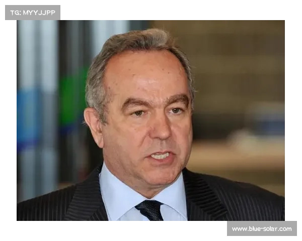 坎贝尔揭秘其比赛位置背后的战略与影响力分析 坎贝尔揭秘其比赛位置背后的战略与影响力分析